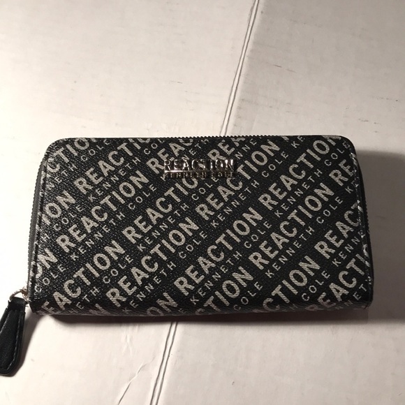 Kenneth Cole Reaction Black Wallet - Picture 1 of 6